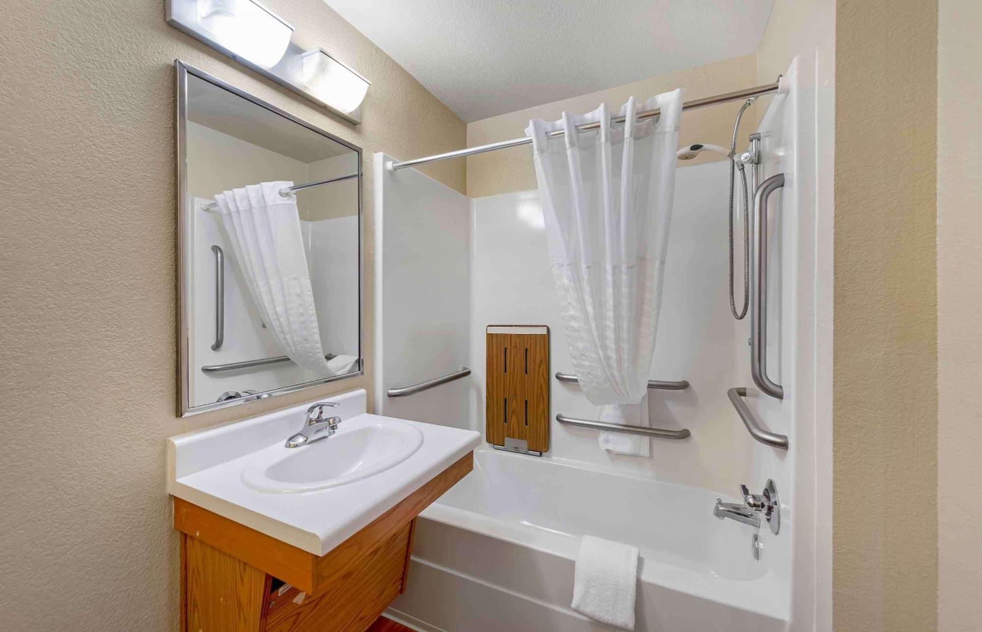 Extended Stay America Select Suites - Wichita - Airport Bagian luar foto