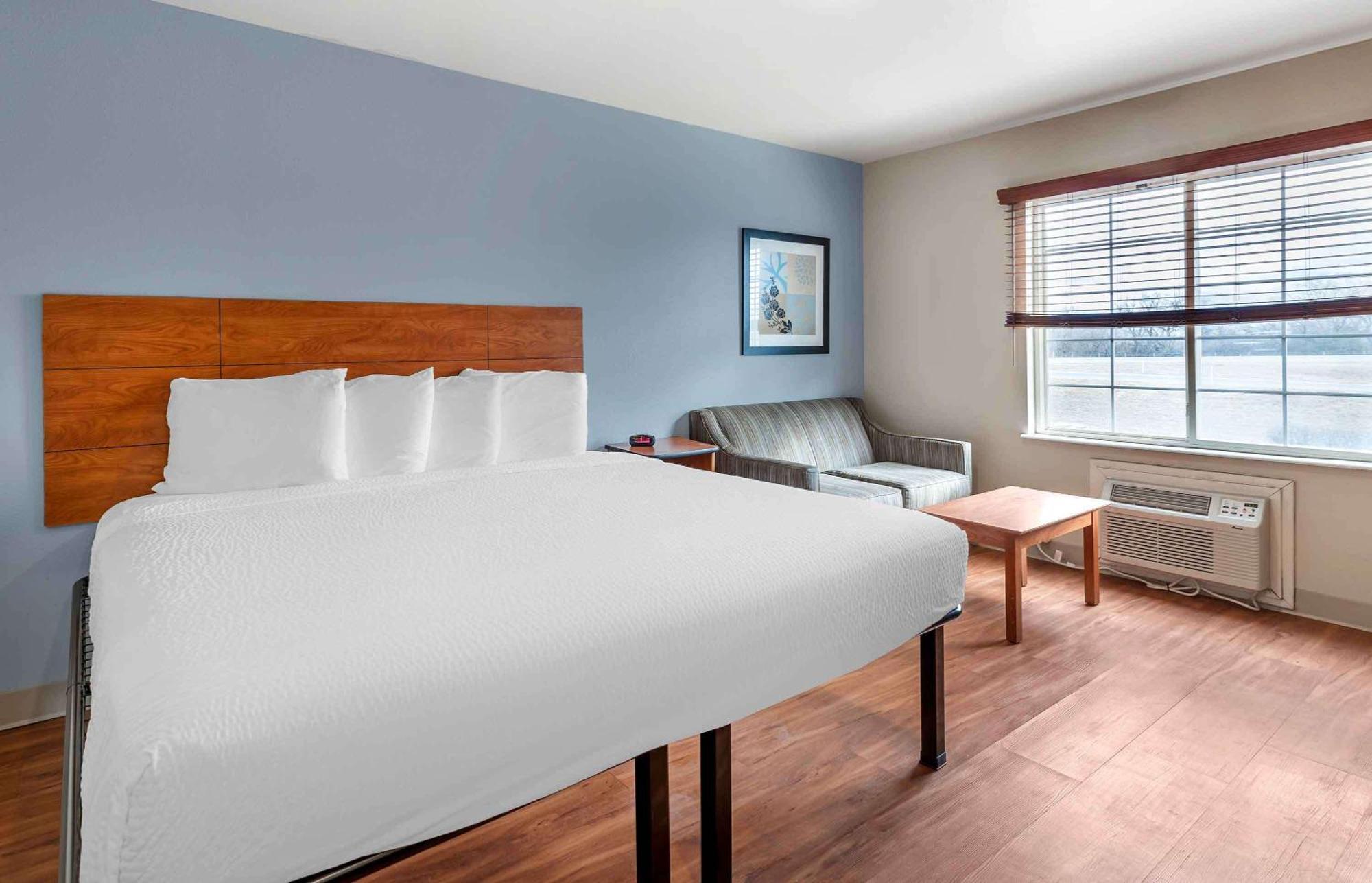 Extended Stay America Select Suites - Wichita - Airport Bagian luar foto