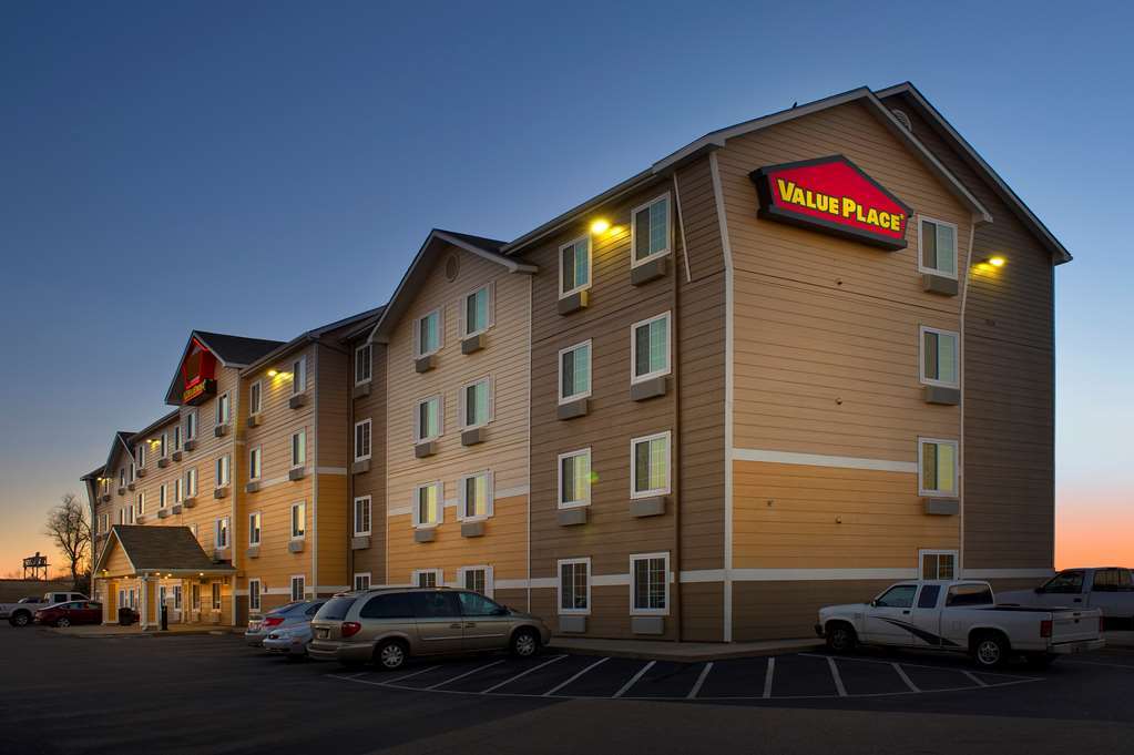 Extended Stay America Select Suites - Wichita - Airport Bagian luar foto
