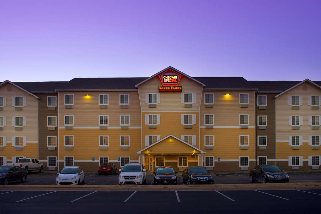 Extended Stay America Select Suites - Wichita - Airport Bagian luar foto