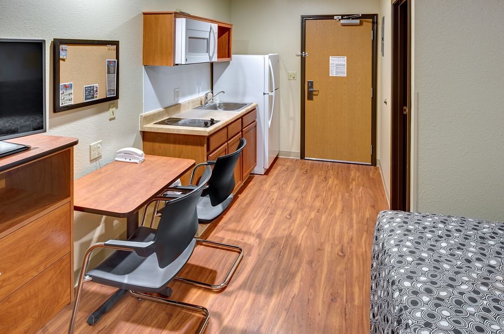 Extended Stay America Select Suites - Wichita - Airport Ruang foto
