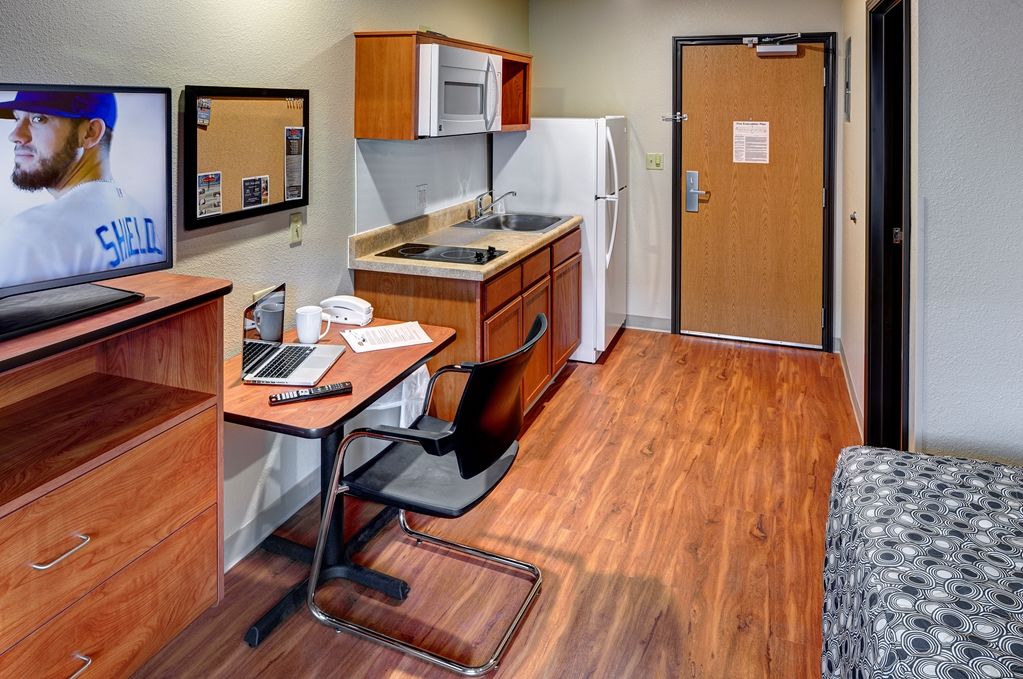 Extended Stay America Select Suites - Wichita - Airport Ruang foto